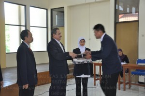 Yudisium Semester Genap Tahap II 2013-2014 FIK UM, 10-09-2014 082