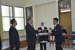 Yudisium Semester Genap Tahap II 2013-2014 FIK UM, 10-09-2014 097
