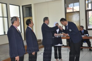 Yudisium Semester Genap Tahap II 2013-2014 FIK UM, 10-09-2014 103
