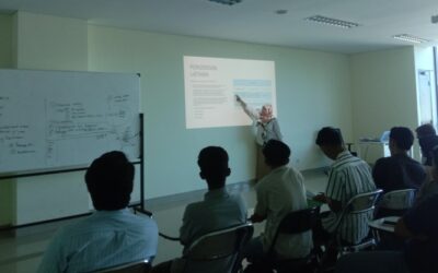 Strategi Sukses dalam Penyusunan Program Latihan Pencak Silat: Kuliah Publik di PKO FIK UM wujudkan SDG 4 dan 17