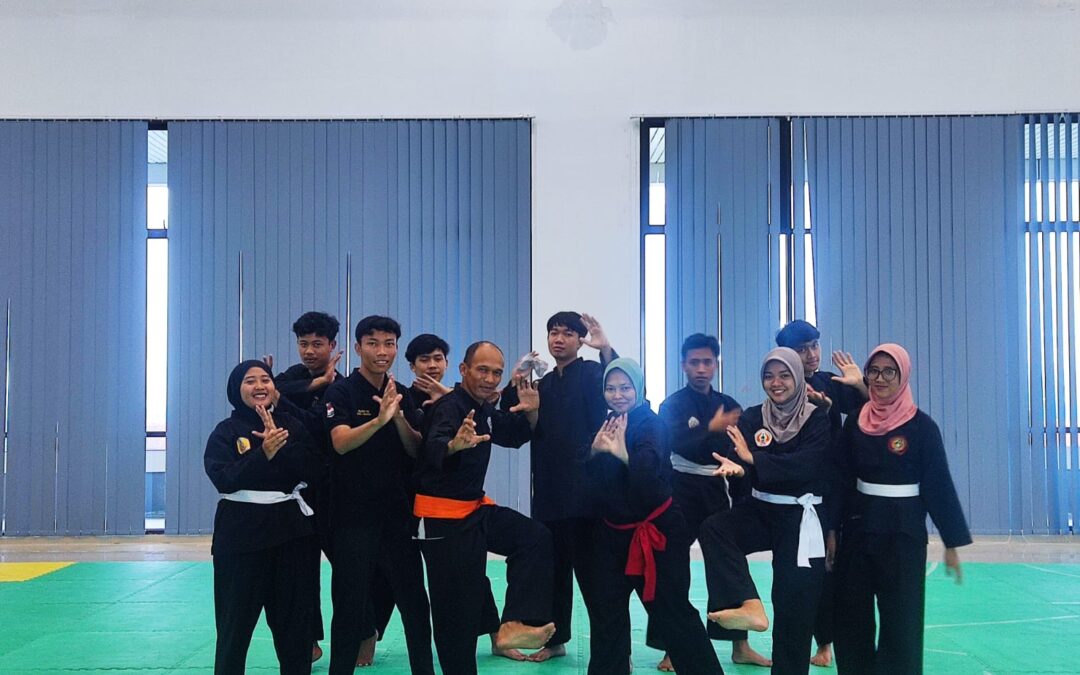 Kuliah Tamu Bersama Pelatih Nasional Suhud Indratno: Pendalaman Teknik Jatuhan Takedown pada Mata Kuliah Kepelatihan Lanjutan Pencak Silat