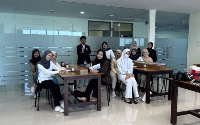 Laboran Departemen Ilmu Kesehatan Masyarakat Universitas Negeri Malang Kembangkan Sistem Controlling Inventarisasi Alat Laboratorium Berbasis QR