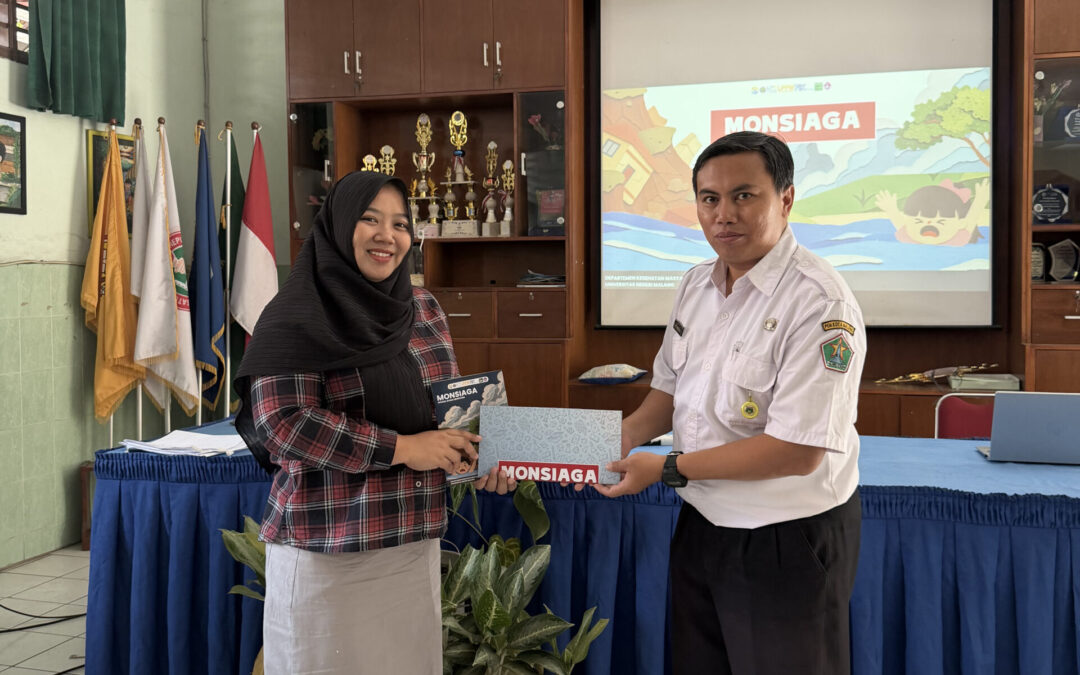 MONSIAGA : Ajak Siswa SMP Negeri 7 Malang Belajar Siaga Bencana Banjir melalui Permainan Monopoli